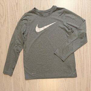 Nike Boys Gray Dri-FIT Long Sleeve Athletic Training Shirt Youth Large Logo